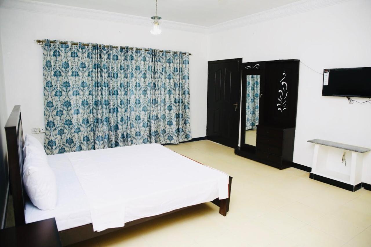 Lux Lounge Guest House Ісламабад Екстер'єр фото