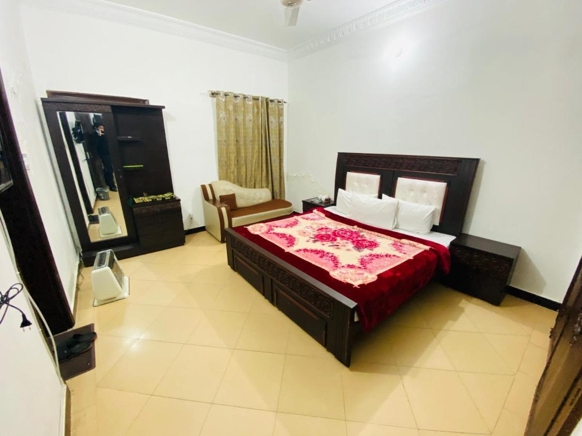 Lux Lounge Guest House Ісламабад Екстер'єр фото