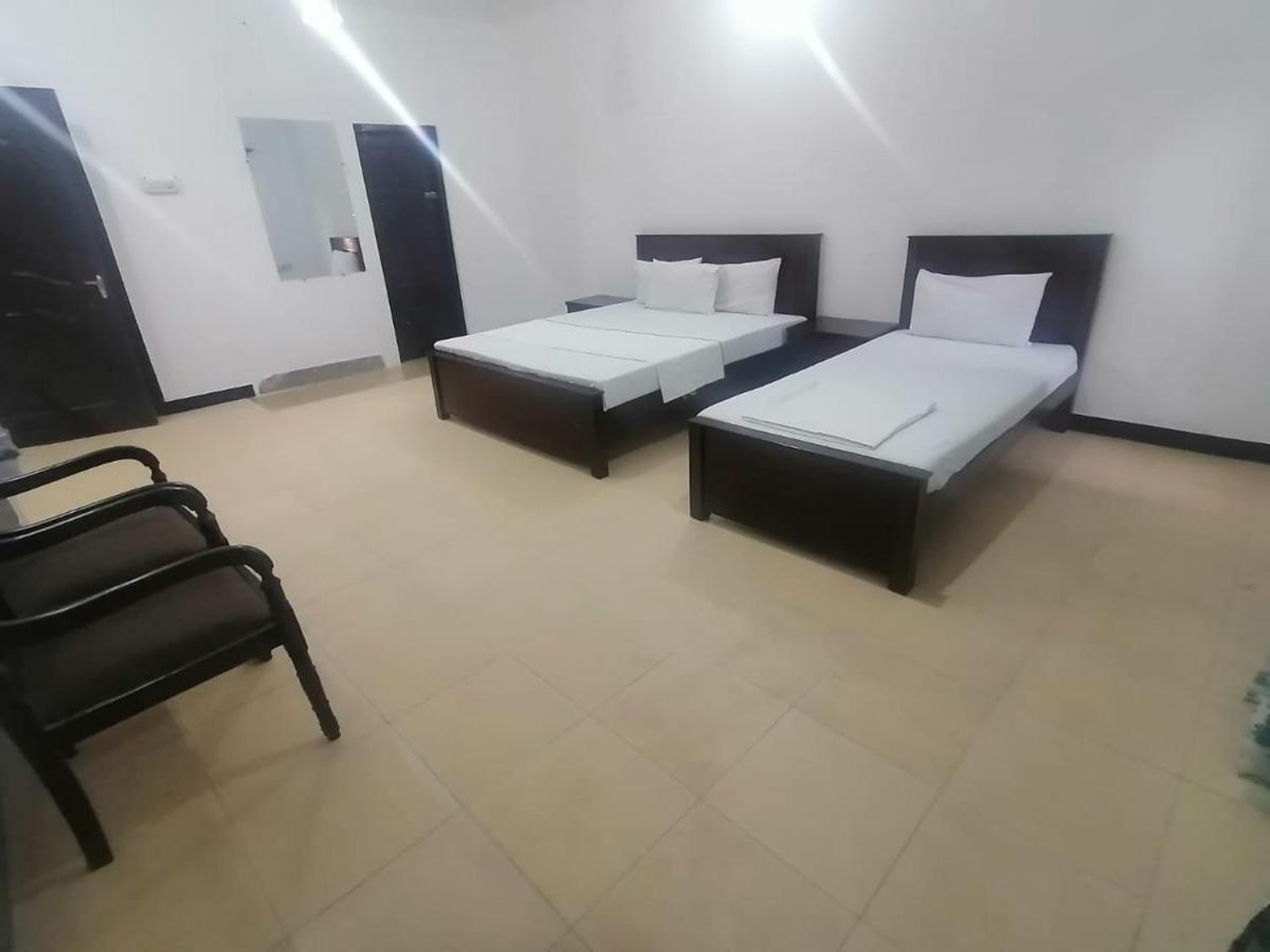 Lux Lounge Guest House Ісламабад Екстер'єр фото