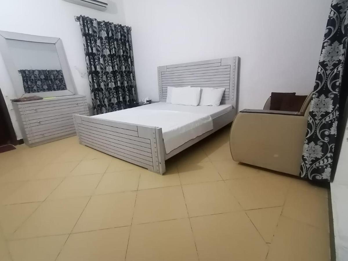 Lux Lounge Guest House Ісламабад Екстер'єр фото