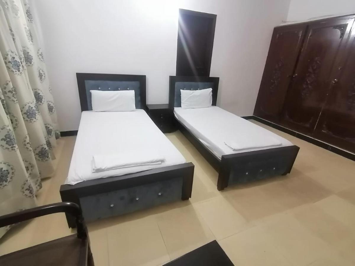 Lux Lounge Guest House Ісламабад Екстер'єр фото