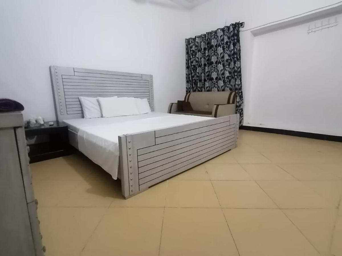 Lux Lounge Guest House Ісламабад Екстер'єр фото