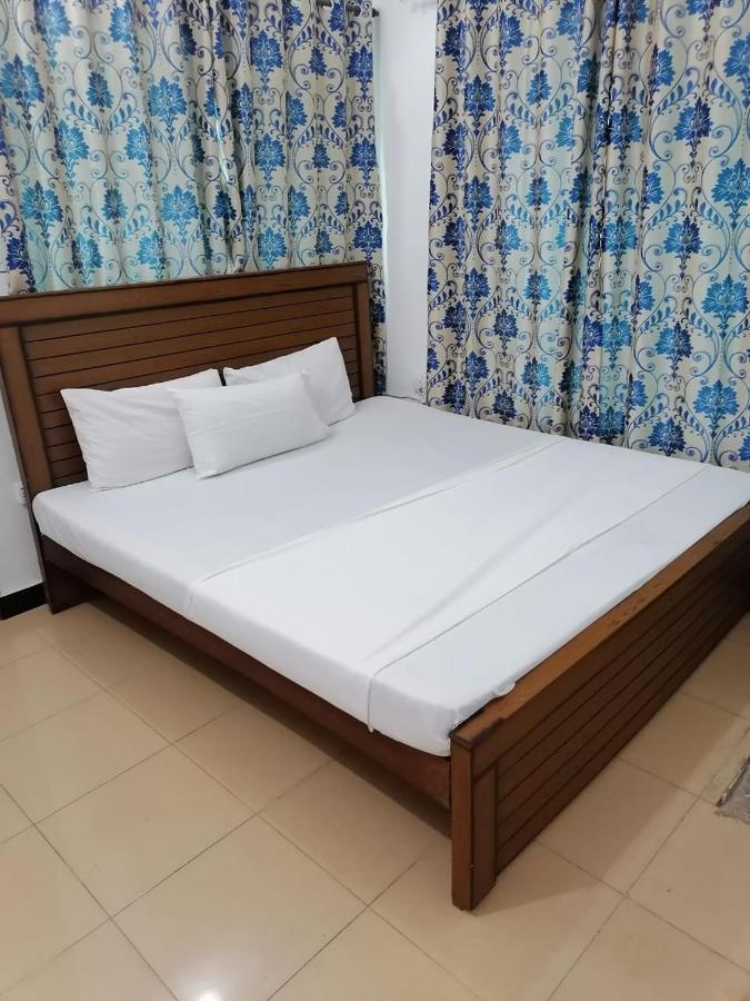 Lux Lounge Guest House Ісламабад Екстер'єр фото