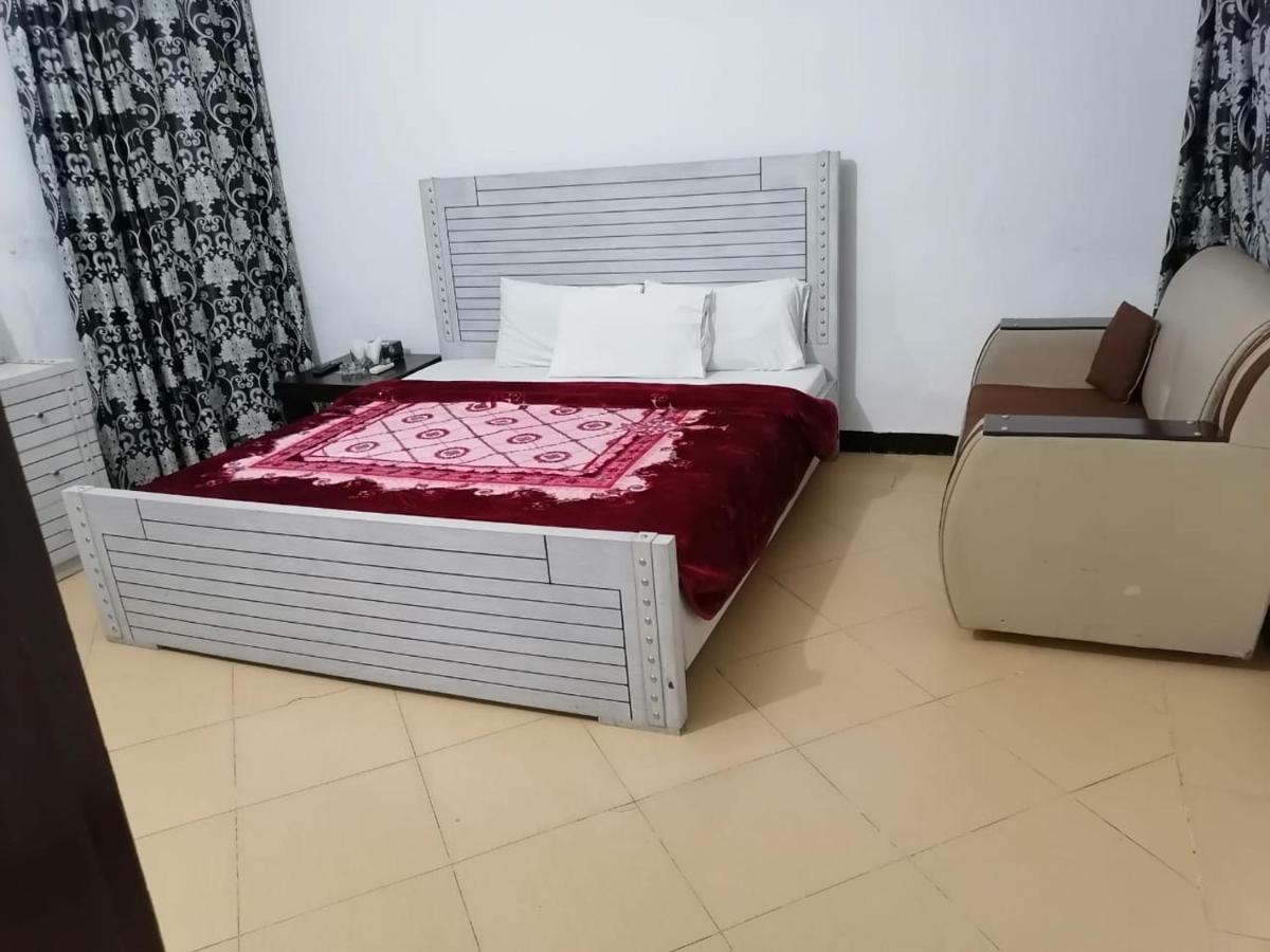 Lux Lounge Guest House Ісламабад Екстер'єр фото