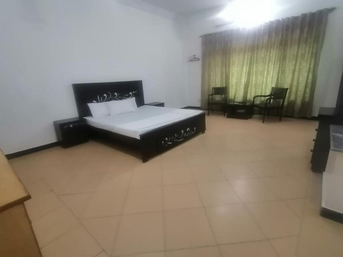 Lux Lounge Guest House Ісламабад Екстер'єр фото